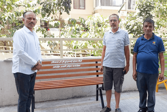 रहिवासी सोसायटी आणि कॉलनी साठी मोफत बेंचेस